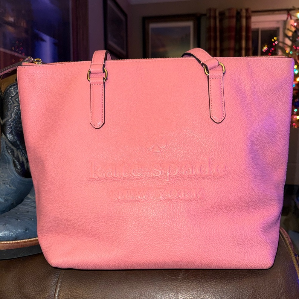 Kate Spade Larchmont Penny Coral Oversized Leather Tote - Picture 2 of 6